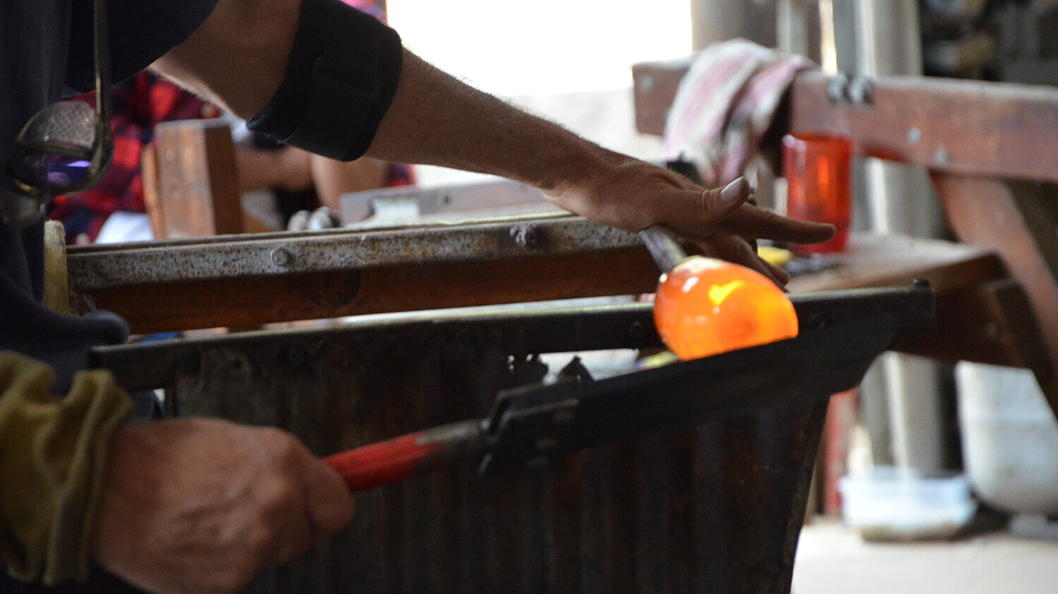 Shaping Glass With James McMurtie in the Grampians