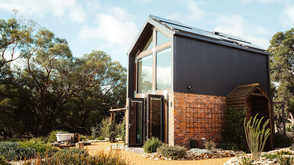 Luxury tiny house Grampians Halls Gap